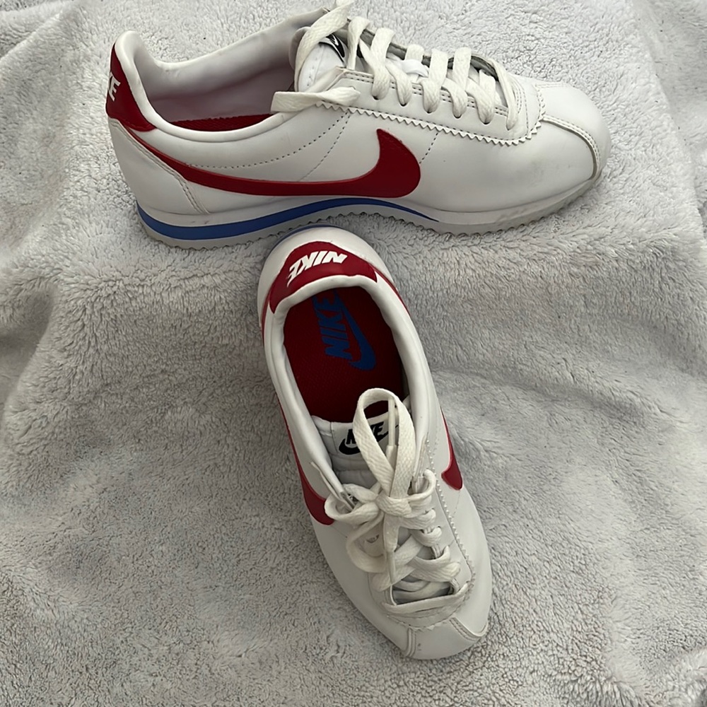 NIKE CORTEZ with striking red swoosh 🎉